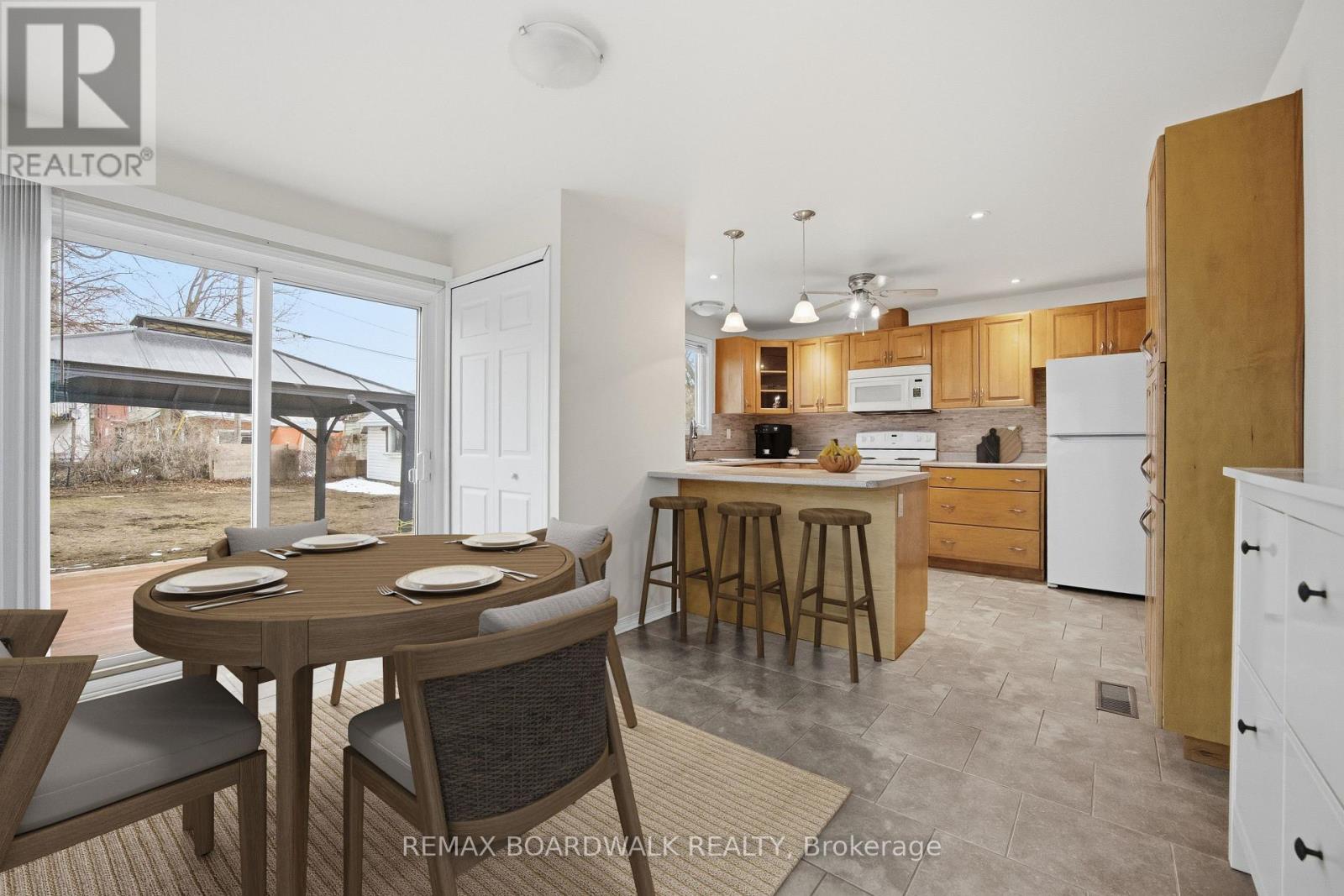 33-35 Victoria Street, Carleton Place, Ontario  K7C 2W2 - Photo 5 - X12936030