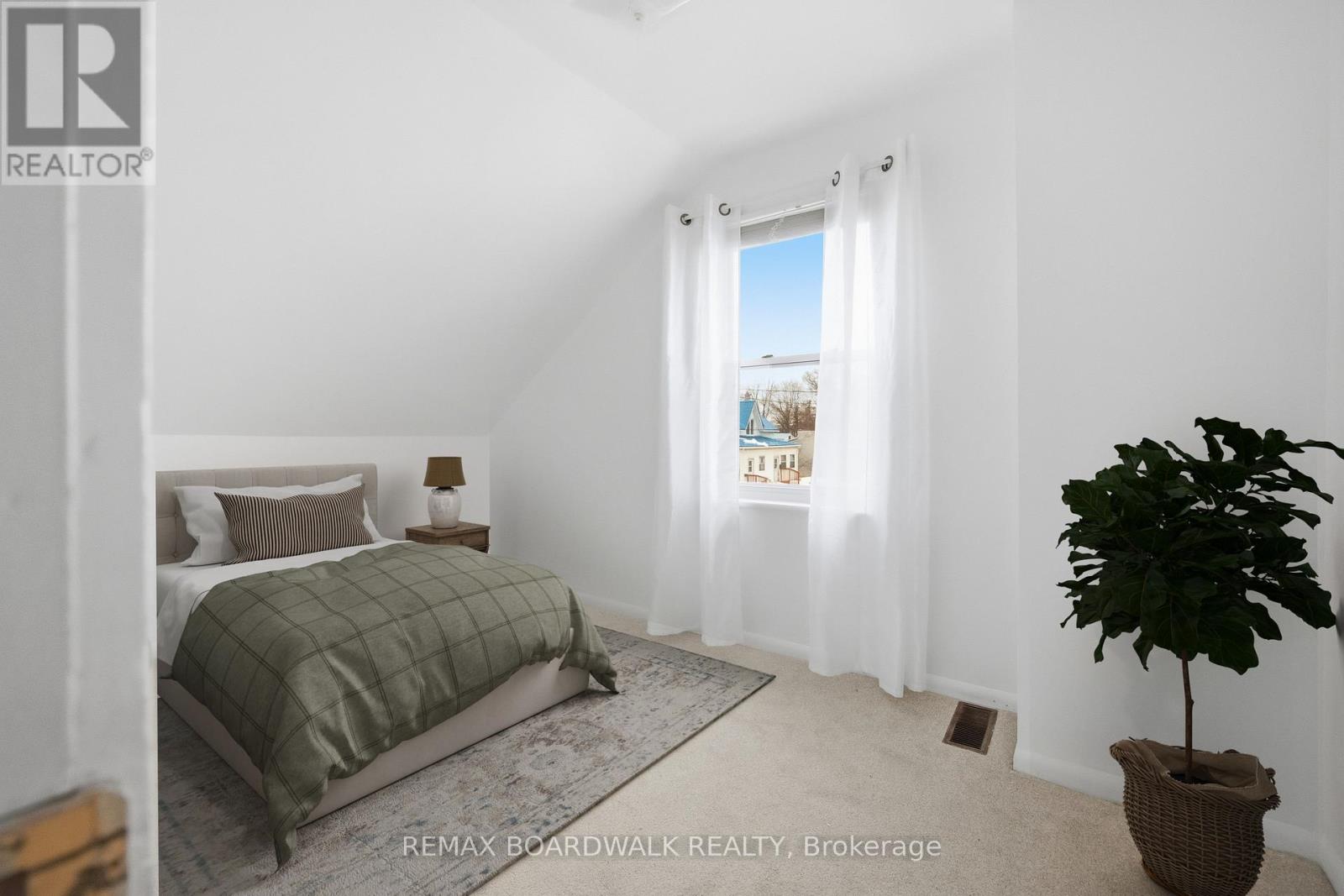 33-35 Victoria Street, Carleton Place, Ontario  K7C 2W2 - Photo 9 - X12936030