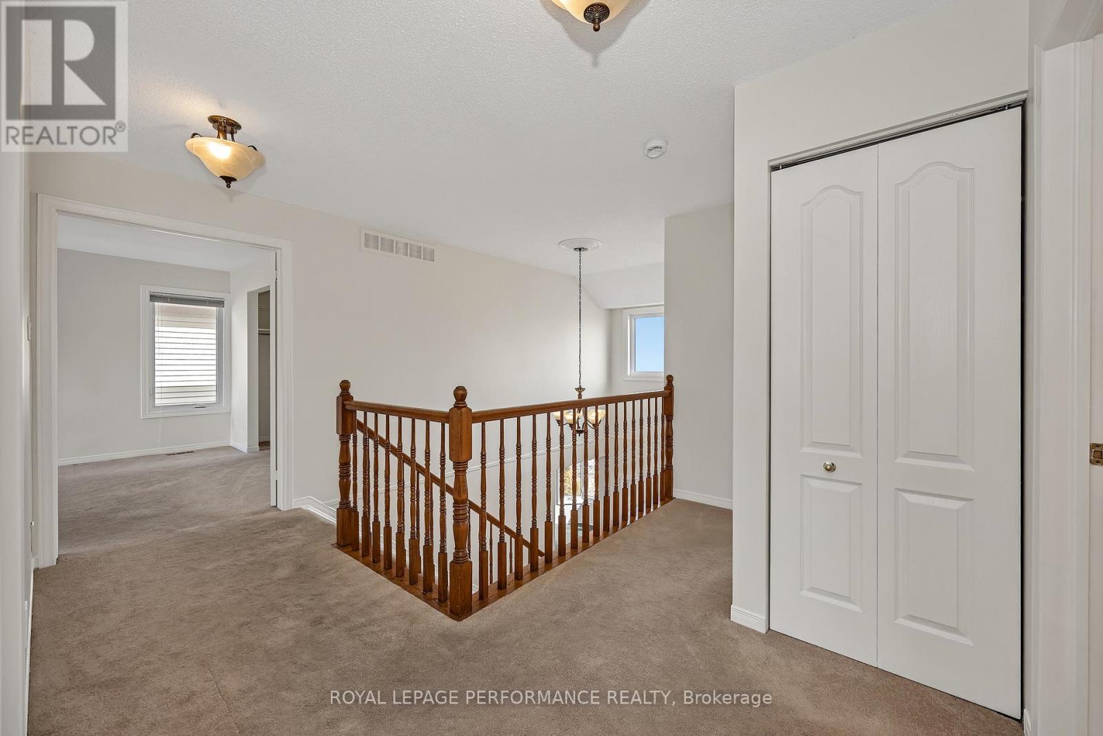 2023 Rolling Brook Drive, Ottawa, Ontario  K1W 1C9 - Photo 14 - X12936050