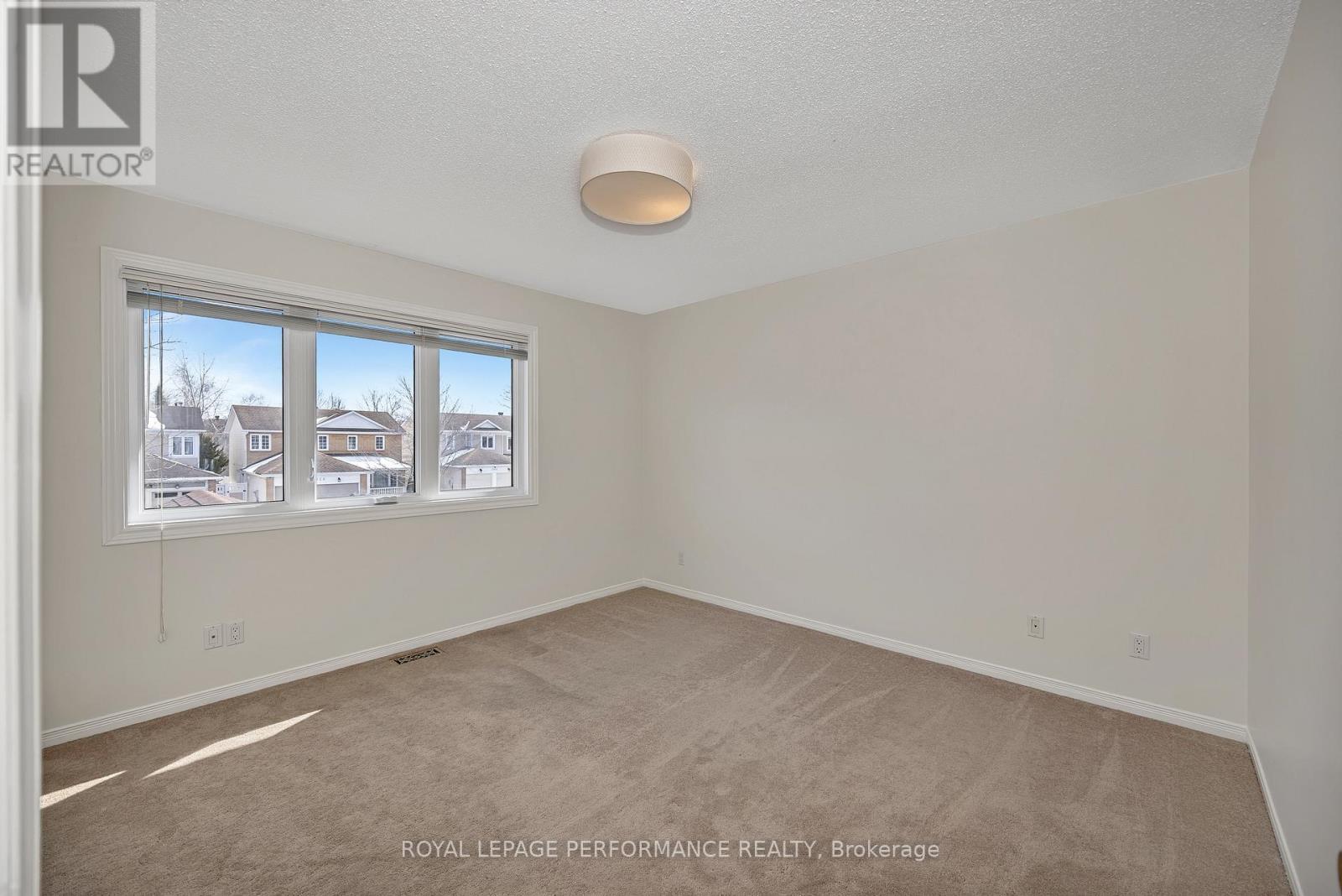 2023 Rolling Brook Drive, Ottawa, Ontario  K1W 1C9 - Photo 19 - X12936050