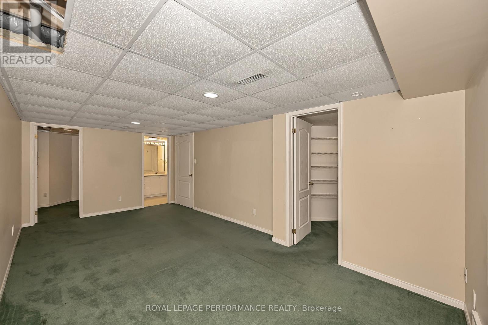 2023 Rolling Brook Drive, Ottawa, Ontario  K1W 1C9 - Photo 30 - X12936050