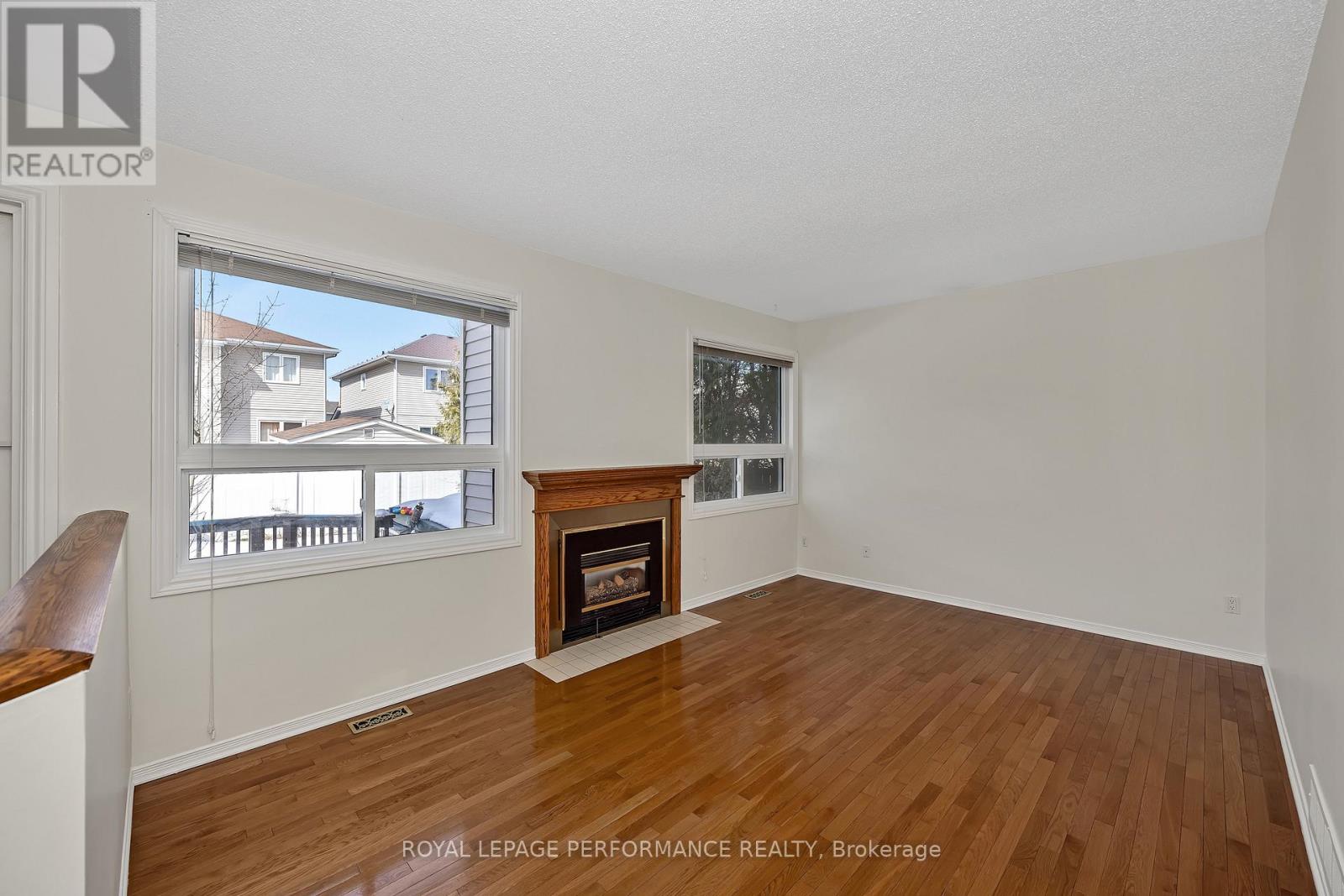 2023 Rolling Brook Drive, Ottawa, Ontario  K1W 1C9 - Photo 8 - X12936050