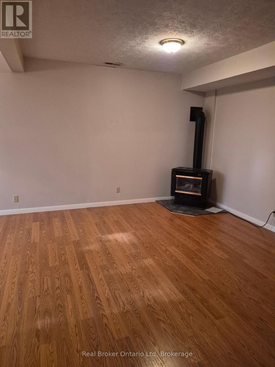 2022 7th Avenue E, Owen Sound, Ontario  N4K 6R9 - Photo 10 - X12934108