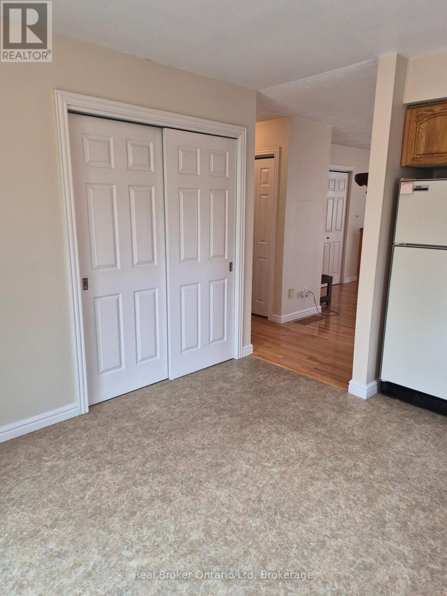 2022 7th Avenue E, Owen Sound, Ontario  N4K 6R9 - Photo 2 - X12934108