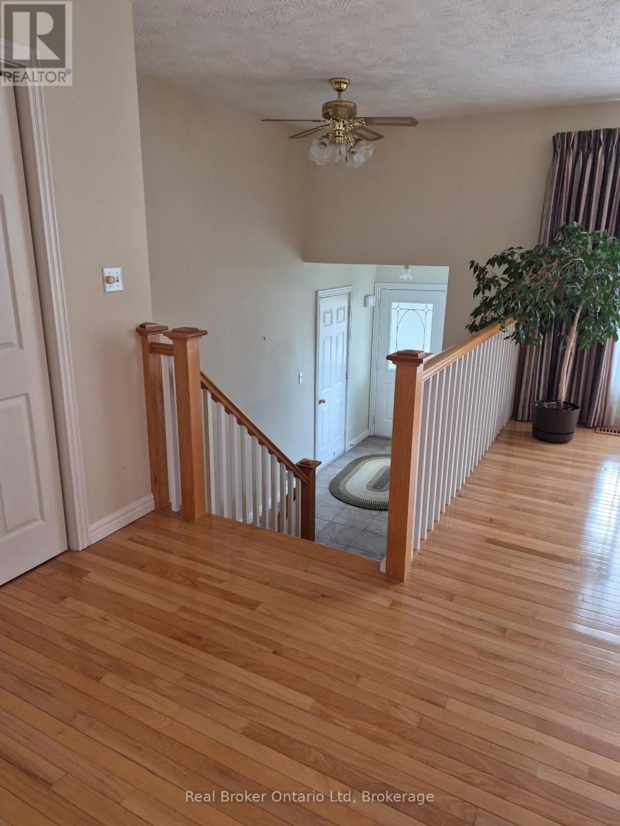 2022 7th Avenue E, Owen Sound, Ontario  N4K 6R9 - Photo 8 - X12934108