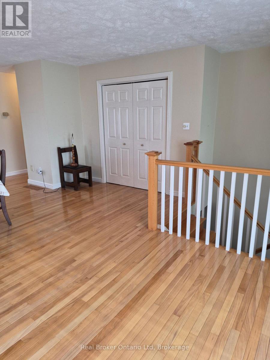 2022 7th Avenue E, Owen Sound, Ontario  N4K 6R9 - Photo 9 - X12934108