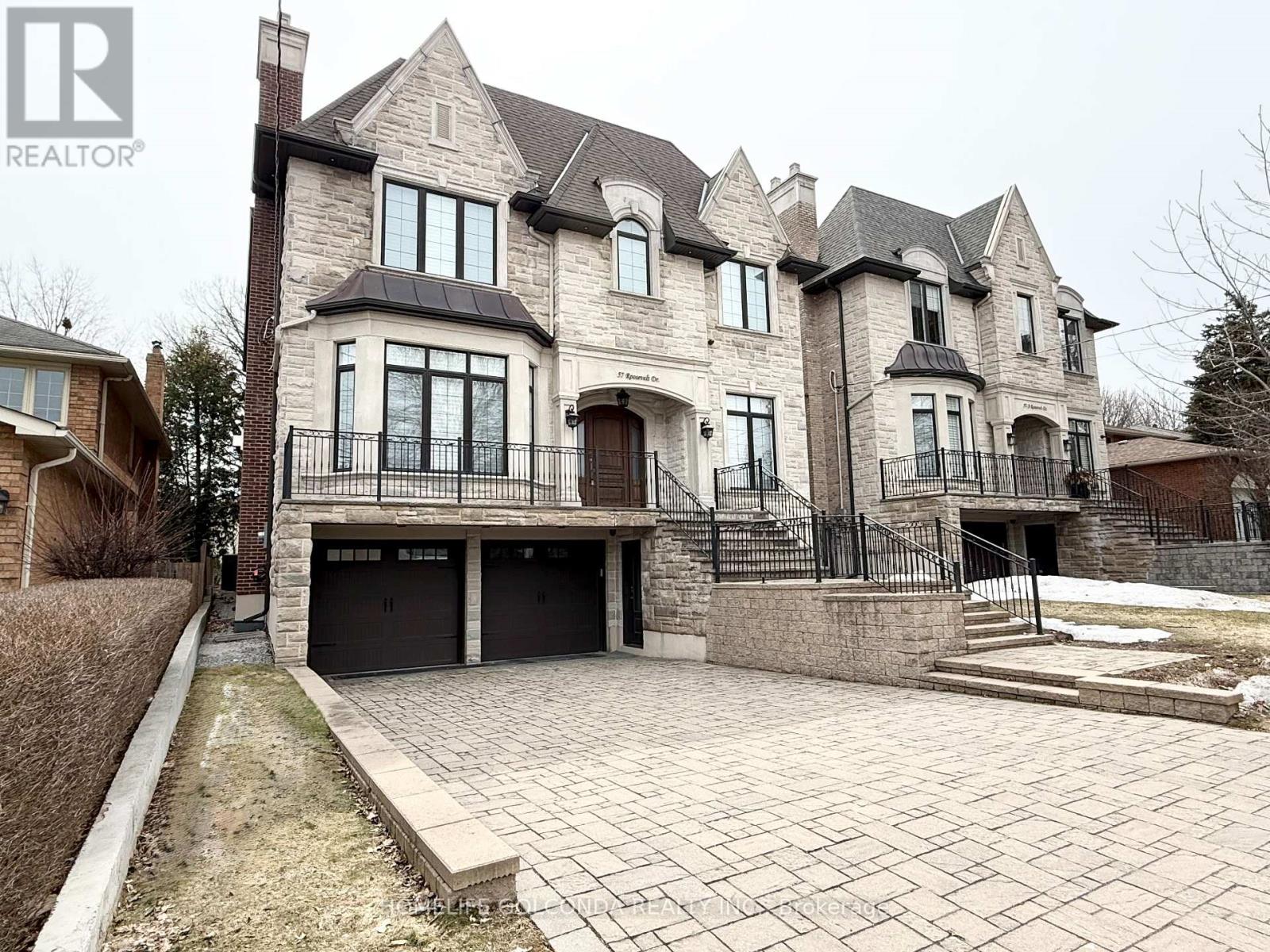 57 Roosevelt Drive, Richmond Hill, Ontario  L4C 6V2 - Photo 2 - N12858966