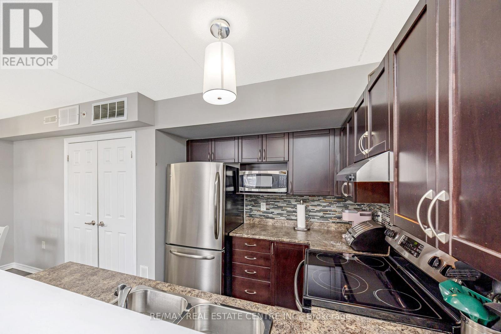 304 - 1360 Main Street E, Milton, Ontario L9T 7S5 - Photo 8 - W12819384