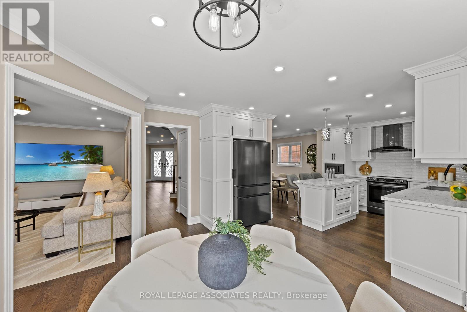 33 Hutton Crescent, Caledon, Ontario  L7C 1A3 - Photo 16 - W12923614