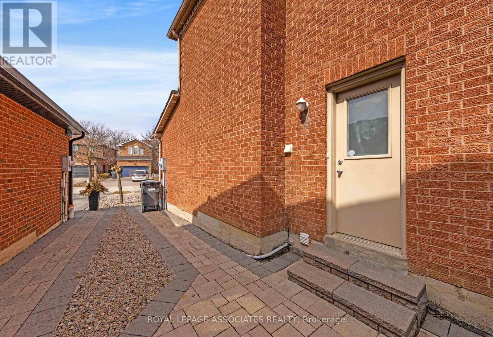 33 Hutton Crescent, Caledon, Ontario  L7C 1A3 - Photo 34 - W12923614