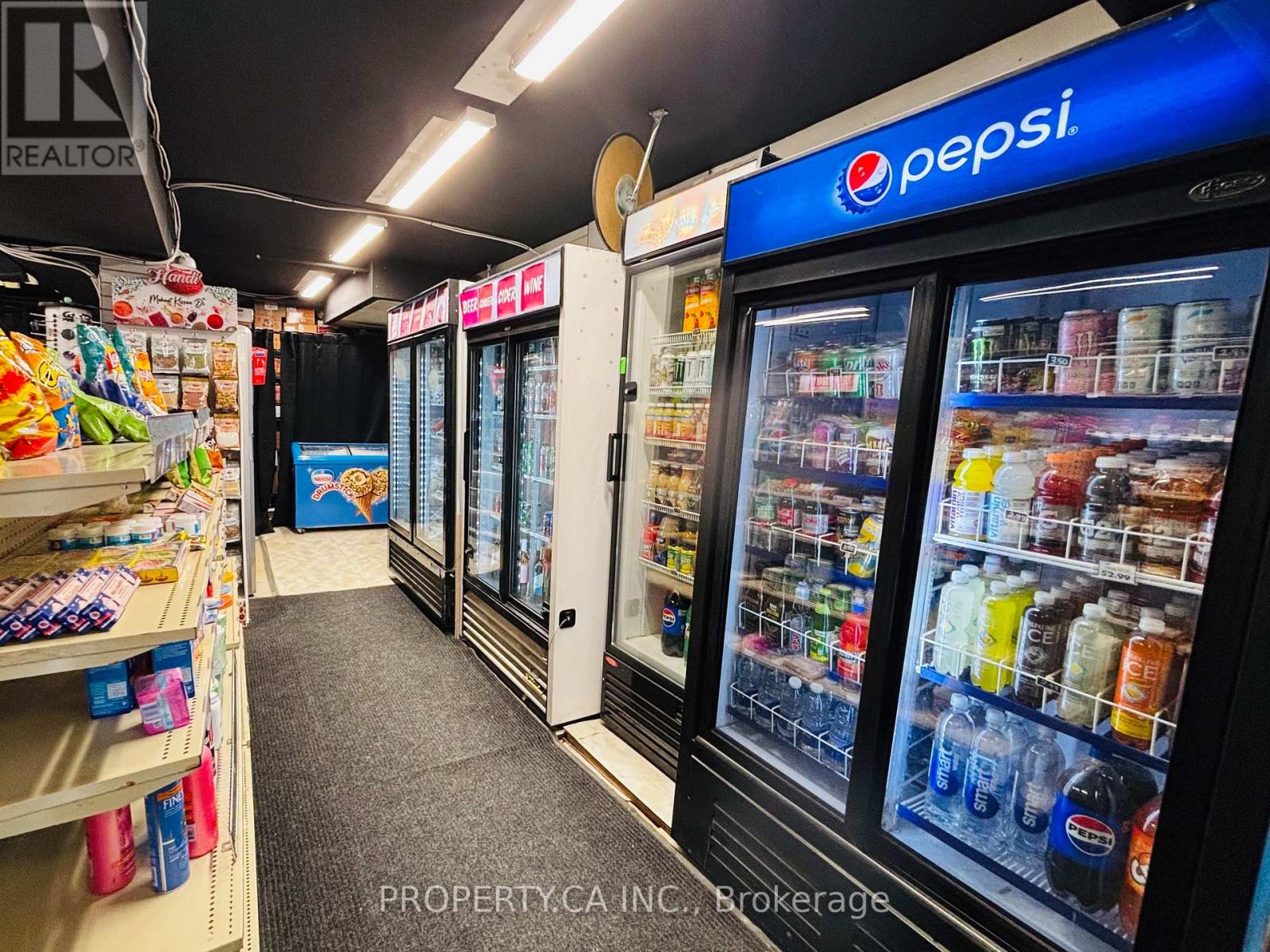 97 Carlton Street, Toronto (Church-Yonge Corridor), Ontario  M5B 1M1 - Photo 2 - C12935978