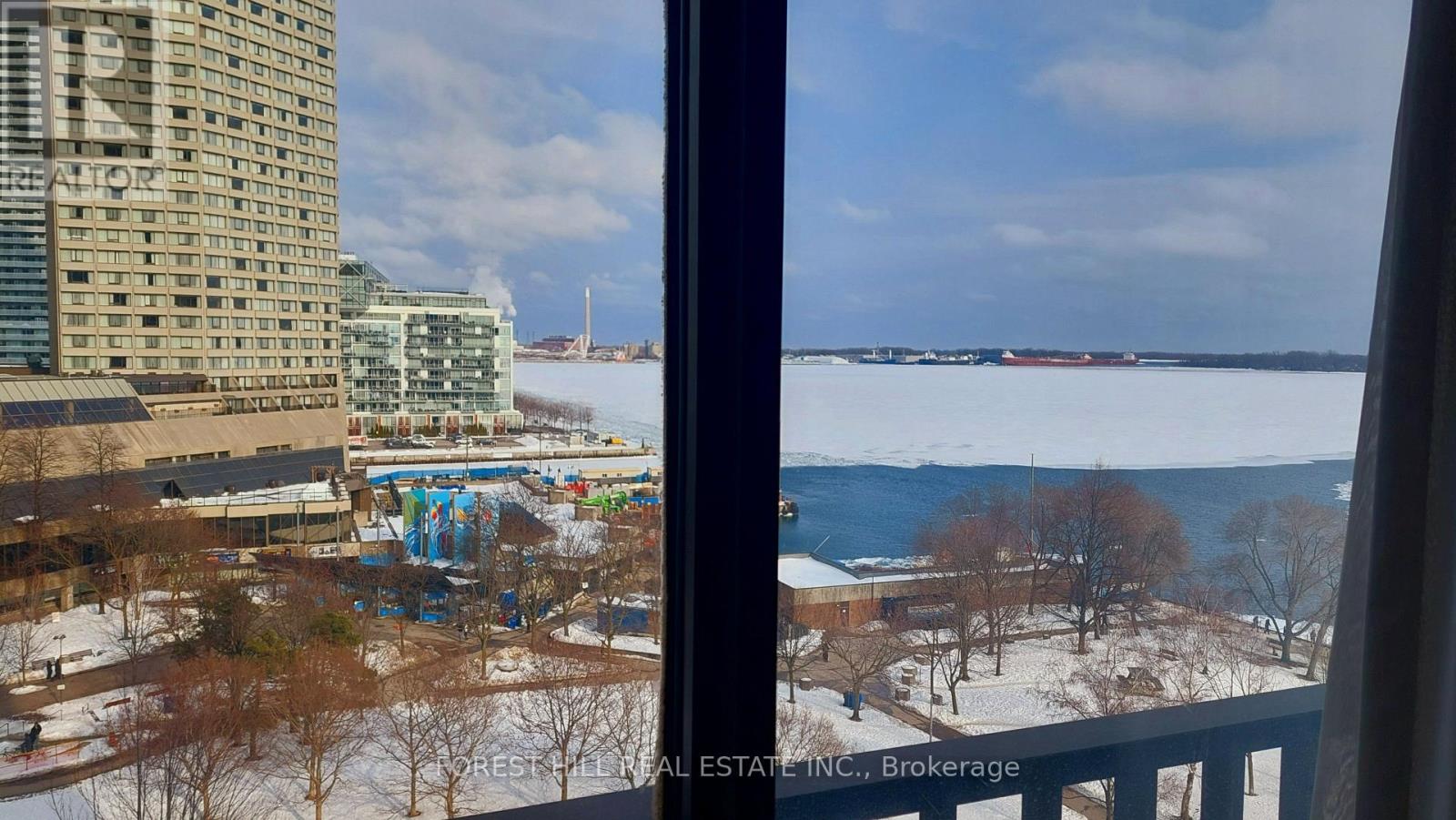 #1004 - 33 Harbour Square, Toronto, Ontario  M5J 2G2 - Photo 17 - C12936000