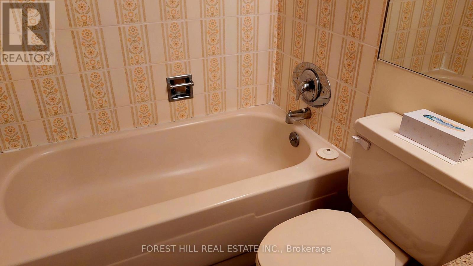 #1004 - 33 Harbour Square, Toronto, Ontario  M5J 2G2 - Photo 18 - C12936000