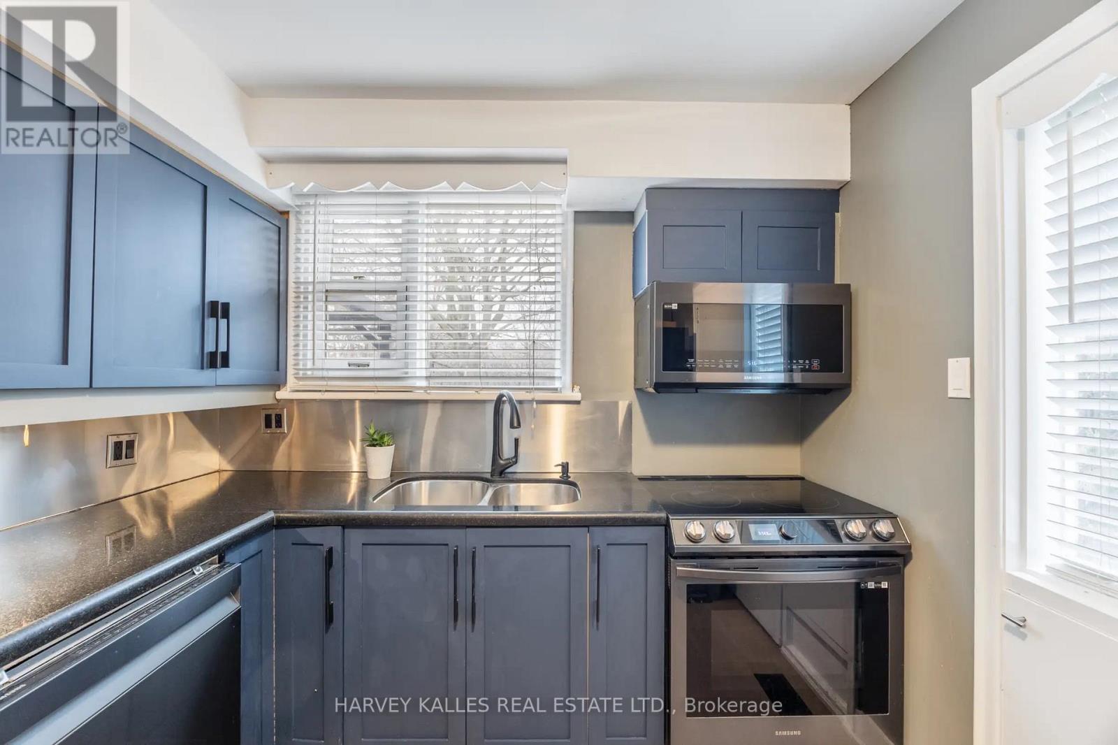 178 Three Valleys Drive, Toronto, Ontario  M3A 3L8 - Photo 10 - C12936012