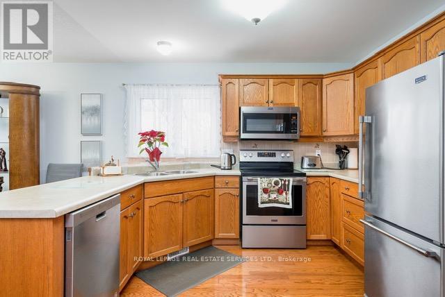 65 Pennsylvania Avenue, Wasaga Beach, Ontario  L9Z 3A8 - Photo 12 - S12726176