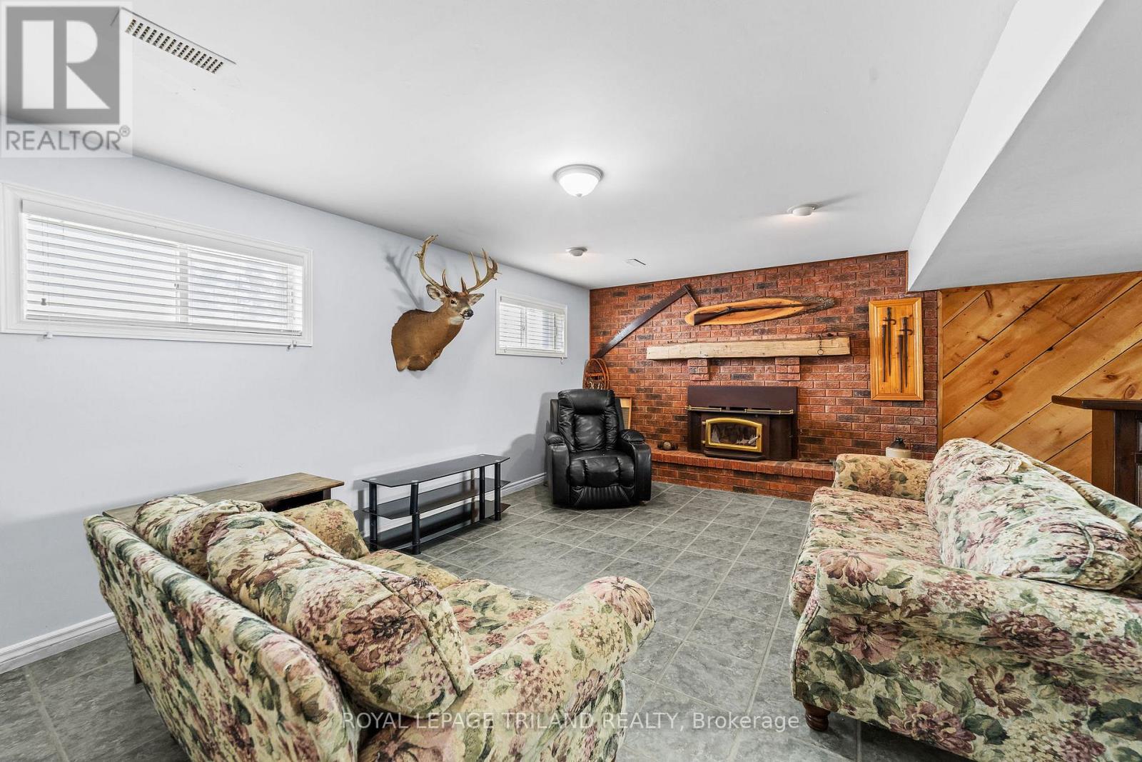 191 South Street, Southwest Middlesex, Ontario  N0L 1M0 - Photo 22 - X12776518