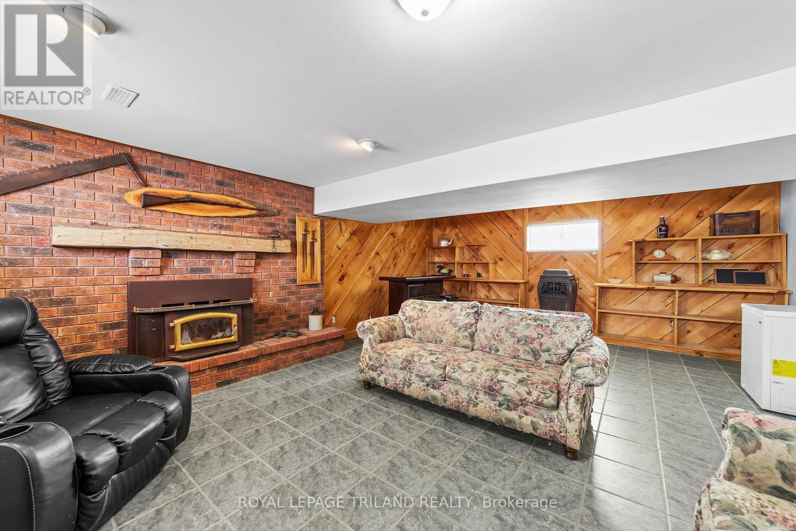 191 South Street, Southwest Middlesex, Ontario  N0L 1M0 - Photo 23 - X12776518