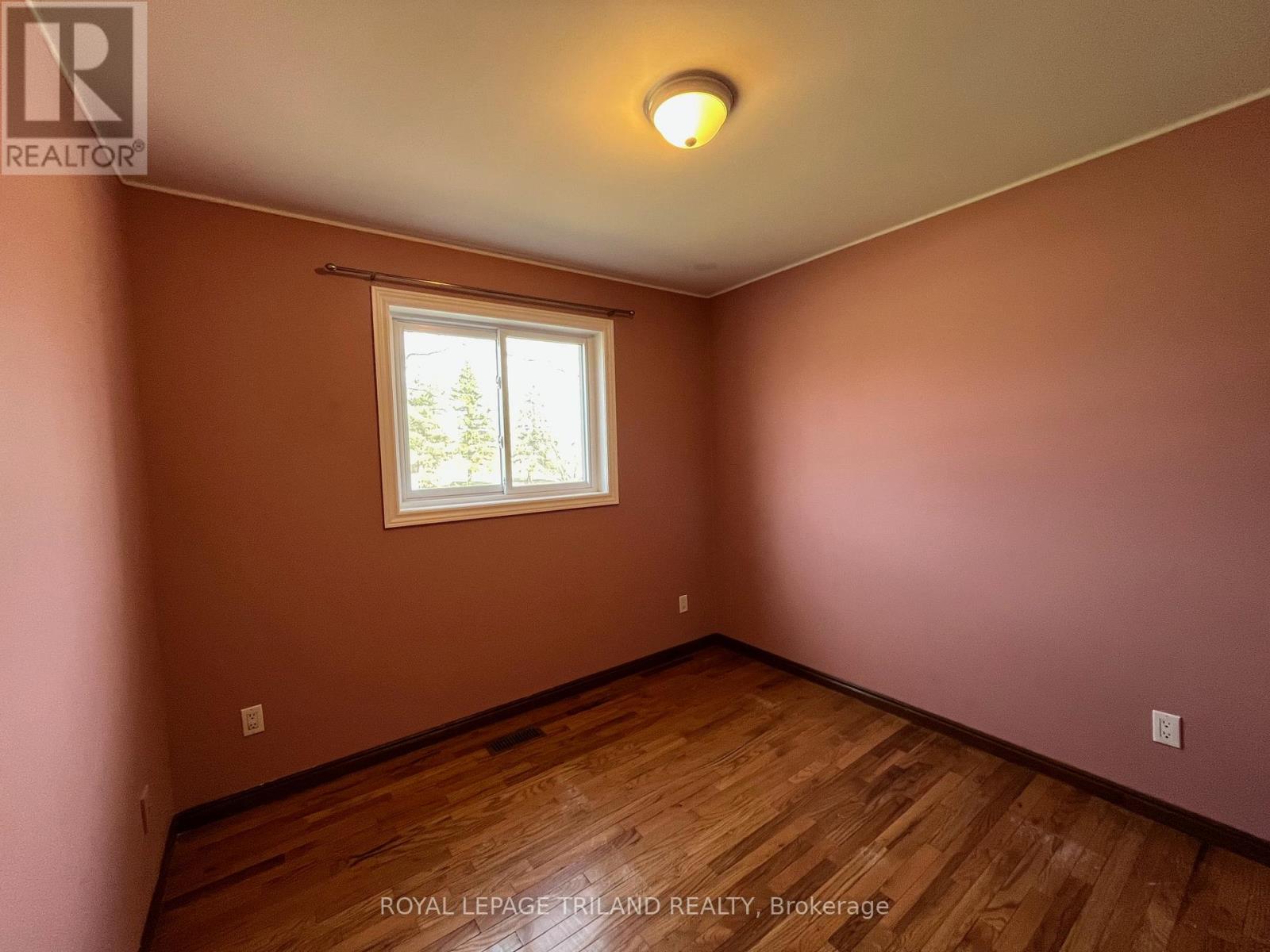 191 South Street, Southwest Middlesex, Ontario  N0L 1M0 - Photo 16 - X12776518