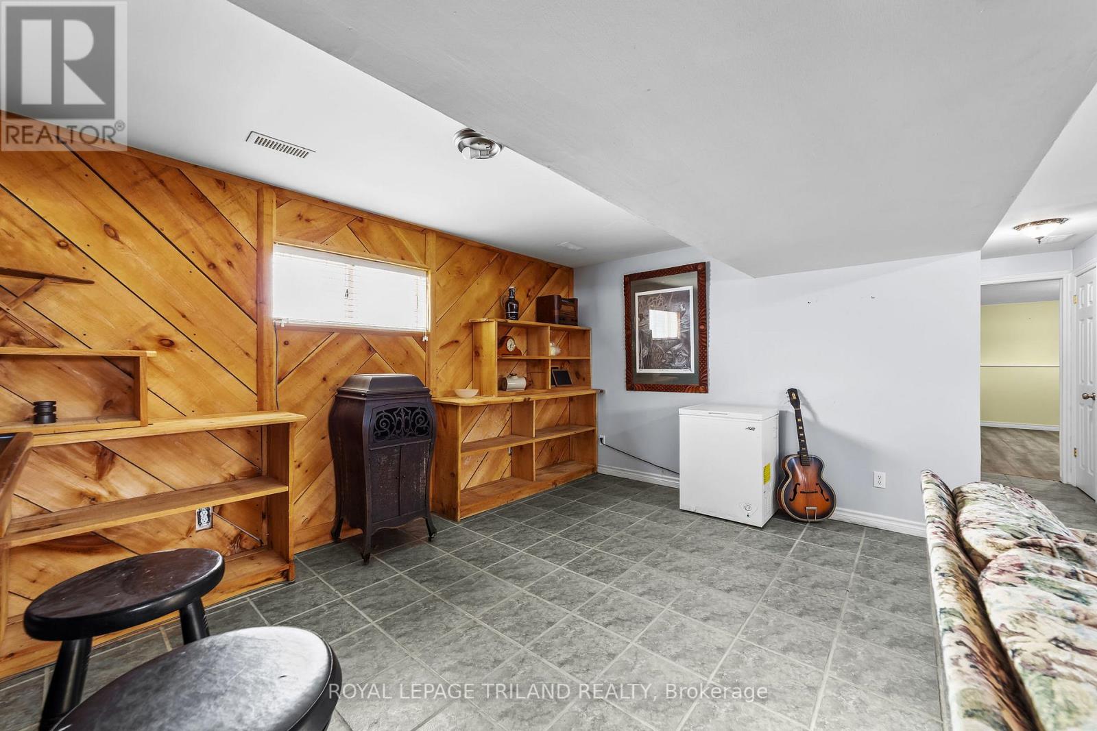 191 South Street, Southwest Middlesex, Ontario  N0L 1M0 - Photo 25 - X12776518