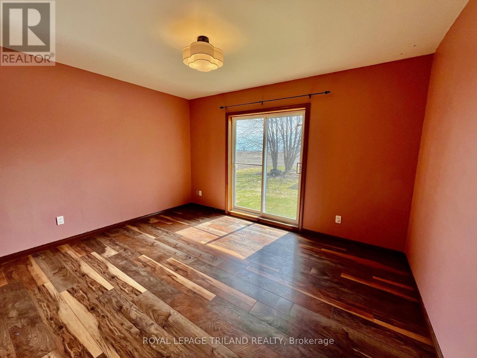 191 South Street, Southwest Middlesex, Ontario  N0L 1M0 - Photo 18 - X12776518