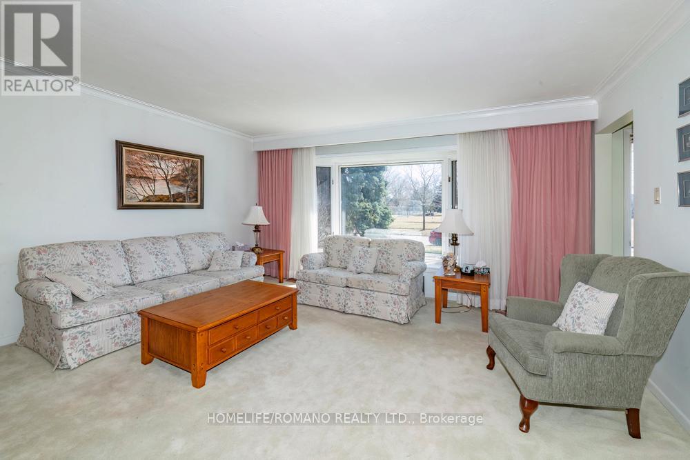 24 Densgrove Road, Toronto, Ontario  M1G 2A1 - Photo 3 - E12935970