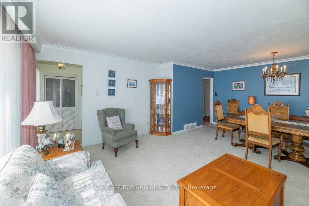 24 Densgrove Road, Toronto, Ontario  M1G 2A1 - Photo 6 - E12935970