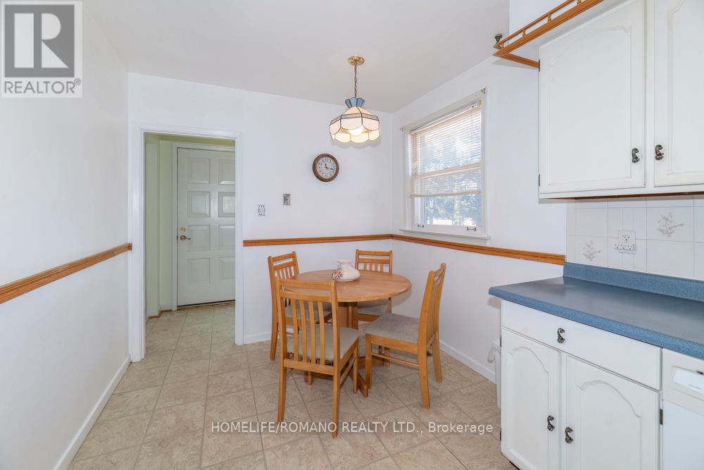 24 Densgrove Road, Toronto, Ontario  M1G 2A1 - Photo 8 - E12935970