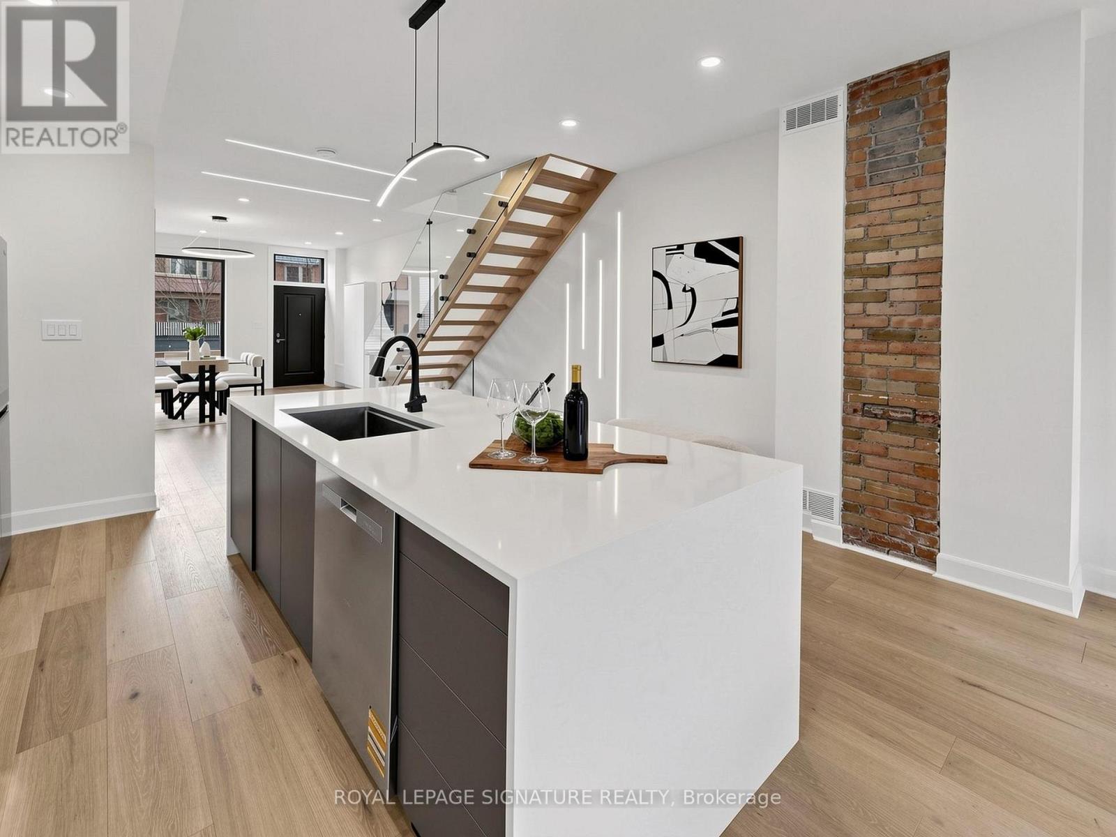 149 Victor Avenue, Toronto (North Riverdale), Ontario  M4K 1A9 - Photo 10 - E12936036