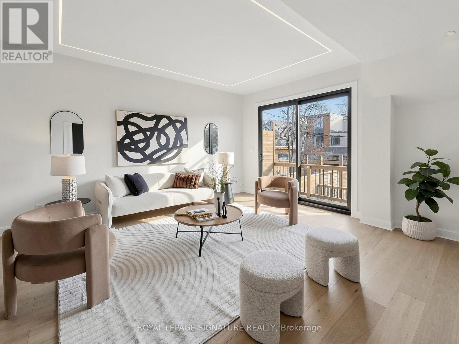 149 Victor Avenue, Toronto (North Riverdale), Ontario  M4K 1A9 - Photo 3 - E12936036