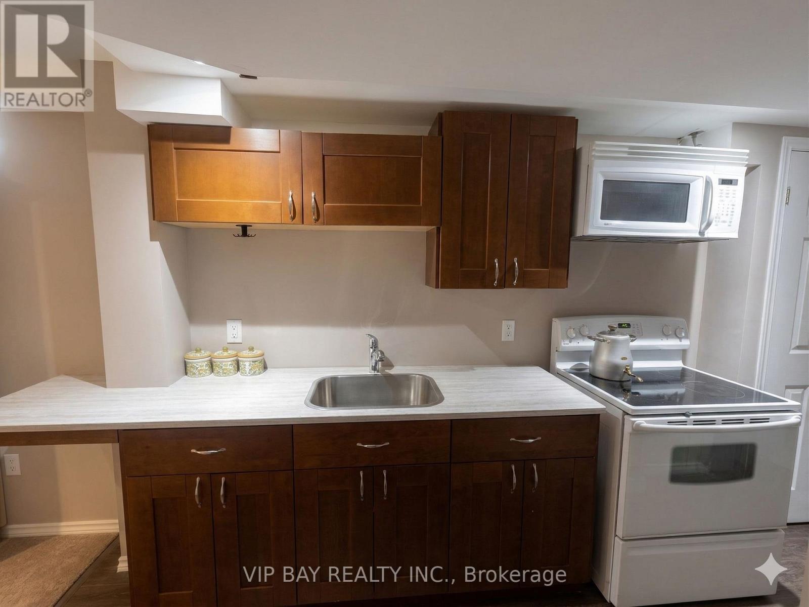 287 Mcbride Crescent, Newmarket, Ontario  L3X 2W3 - Photo 11 - N12936070