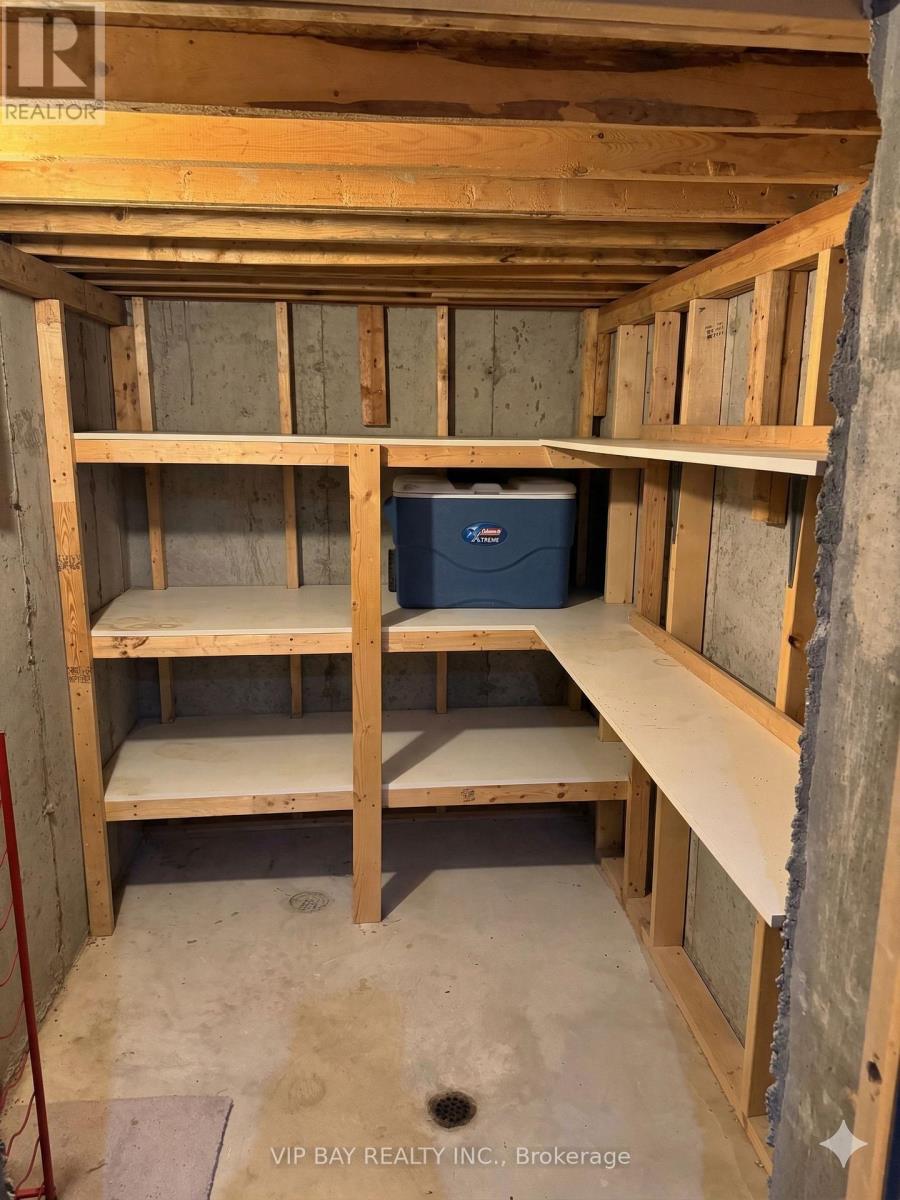 287 Mcbride Crescent, Newmarket, Ontario  L3X 2W3 - Photo 15 - N12936070