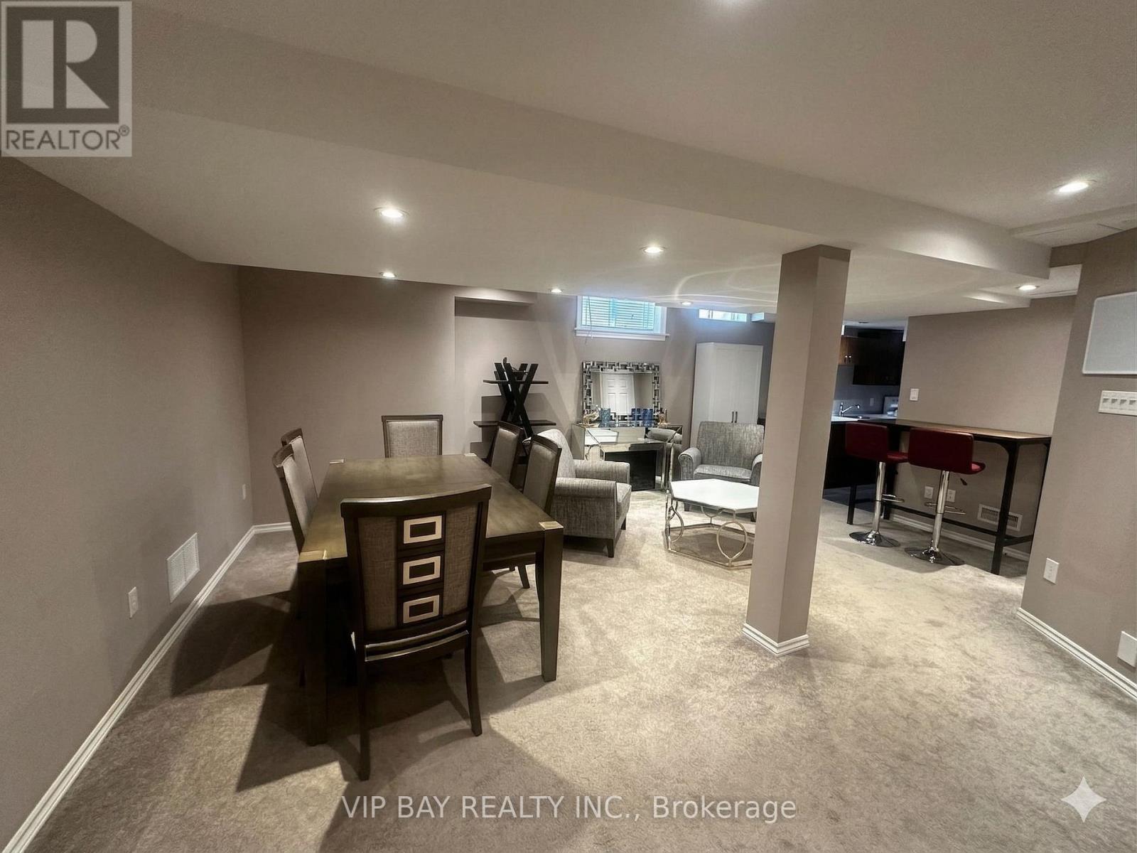 287 Mcbride Crescent, Newmarket, Ontario  L3X 2W3 - Photo 7 - N12936070