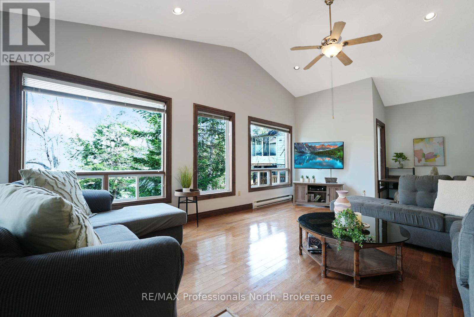 1039 Mink Road, Dysart Et Al (Dysart), Ontario  K0M 1S0 - Photo 18 - X12935962