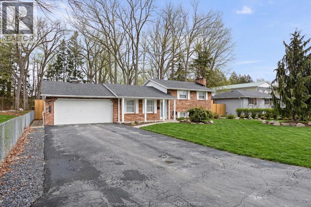 945 Laurier, Lasalle, Ontario  N9J 1M9 - Photo 2 - 26003957