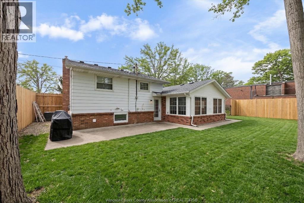 945 Laurier, Lasalle, Ontario  N9J 1M9 - Photo 35 - 26003957