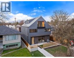 <div class="price">$1,699,000</div> 1 2091 E 20th Avenue, Vancouver<br><div style="margin-bottom:8px;"><small>Sutton Group-West Coast Realty</small></div><div class='bed_bath'>3 Bed | 4 Bath</div>