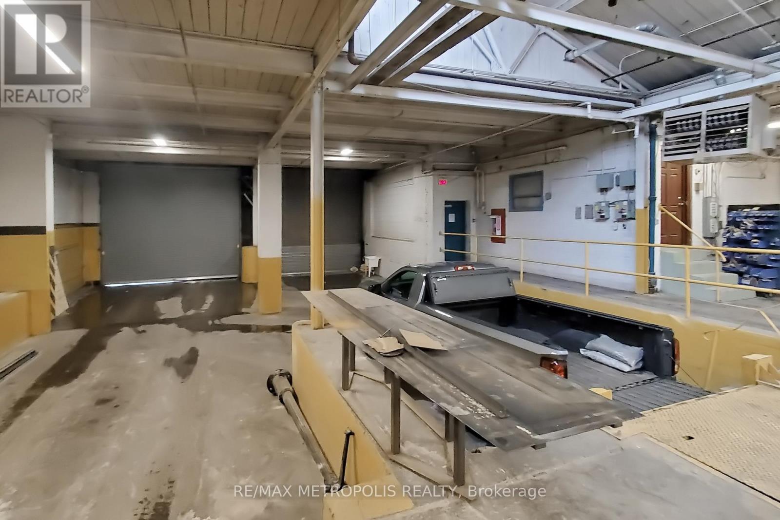 100 - 80 Ward Street, Toronto, Ontario  M6H 4A6 - Photo 5 - W12936072