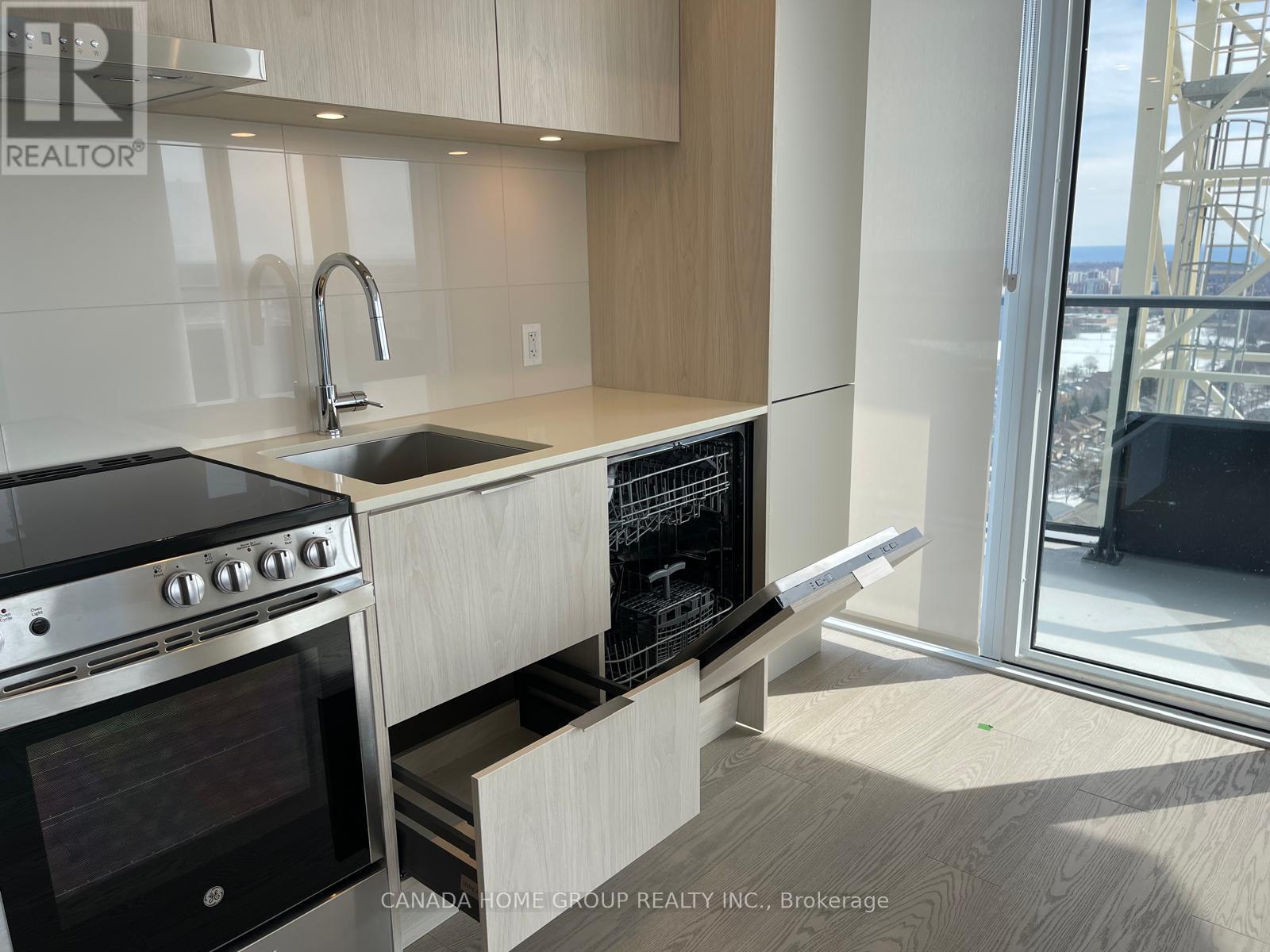 2411 - 448 Burnhamthorpe Road W, Mississauga, Ontario  L5B 0R4 - Photo 19 - W12936074