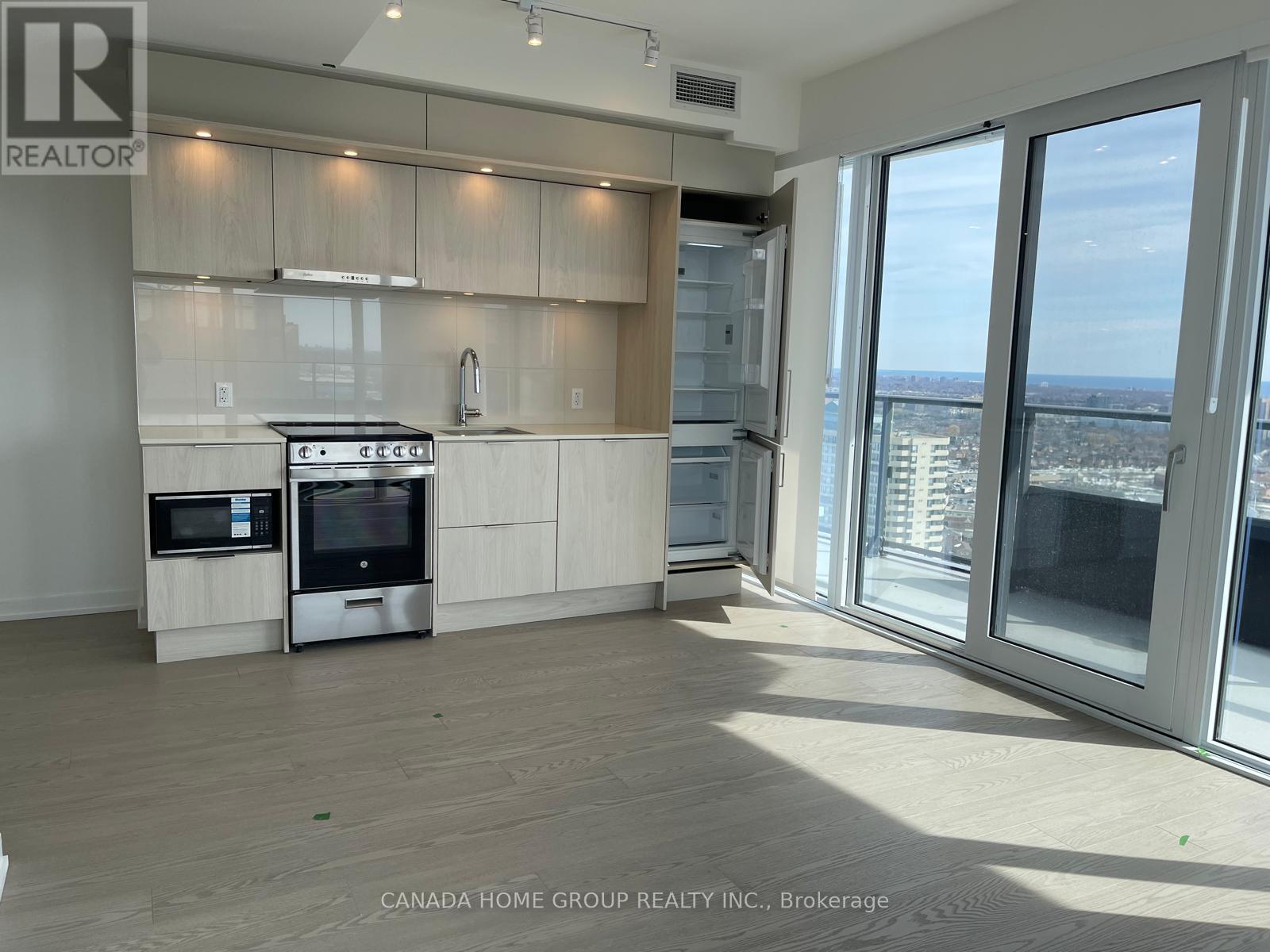 2411 - 448 Burnhamthorpe Road W, Mississauga, Ontario  L5B 0R4 - Photo 4 - W12936074