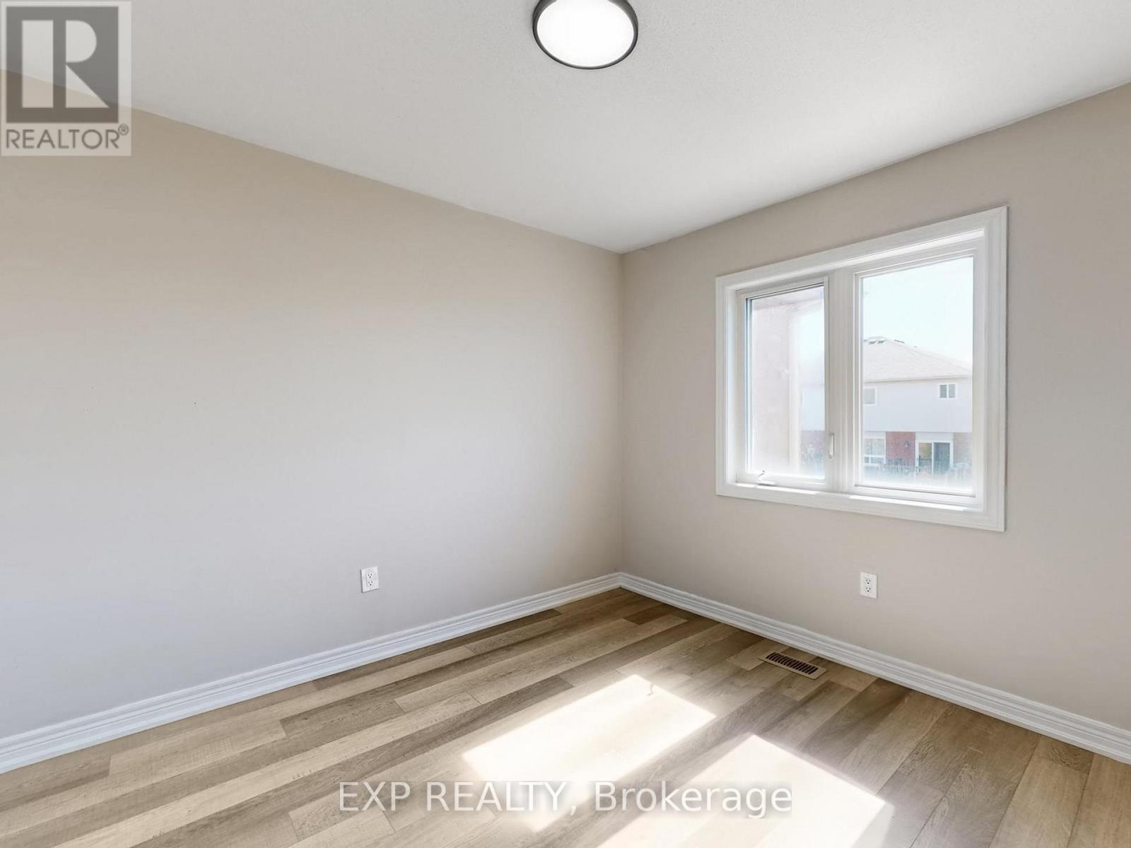 9 Matthewson Avenue, Bradford West Gwillimbury, Ontario  L3Z 3A7 - Photo 25 - N12932184