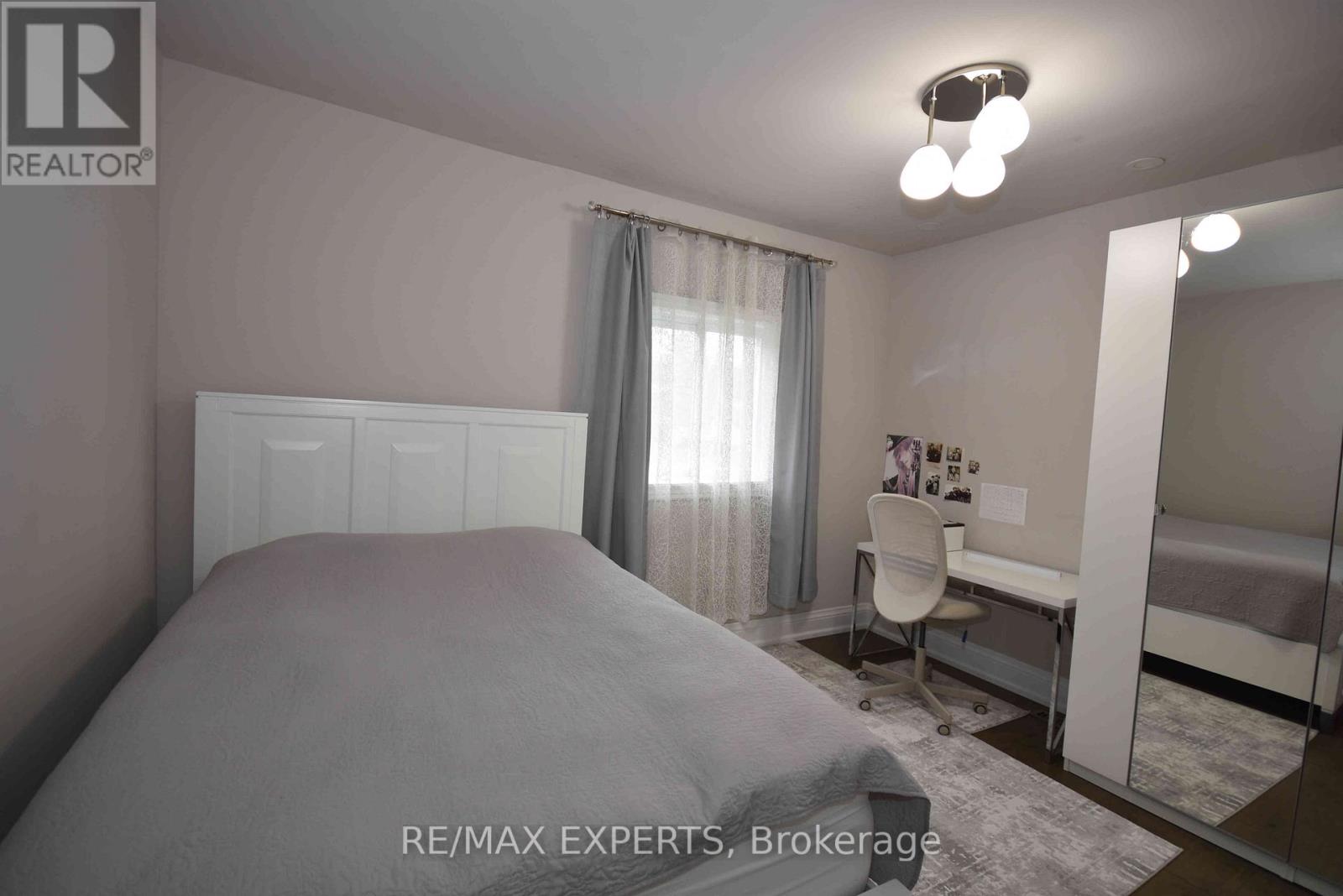 106 Centre Street, King (Schomberg), Ontario  L0G 1T0 - Photo 12 - N12934838