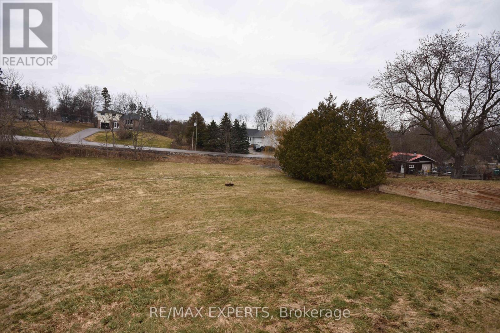 106 Centre Street, King (Schomberg), Ontario  L0G 1T0 - Photo 24 - N12934838