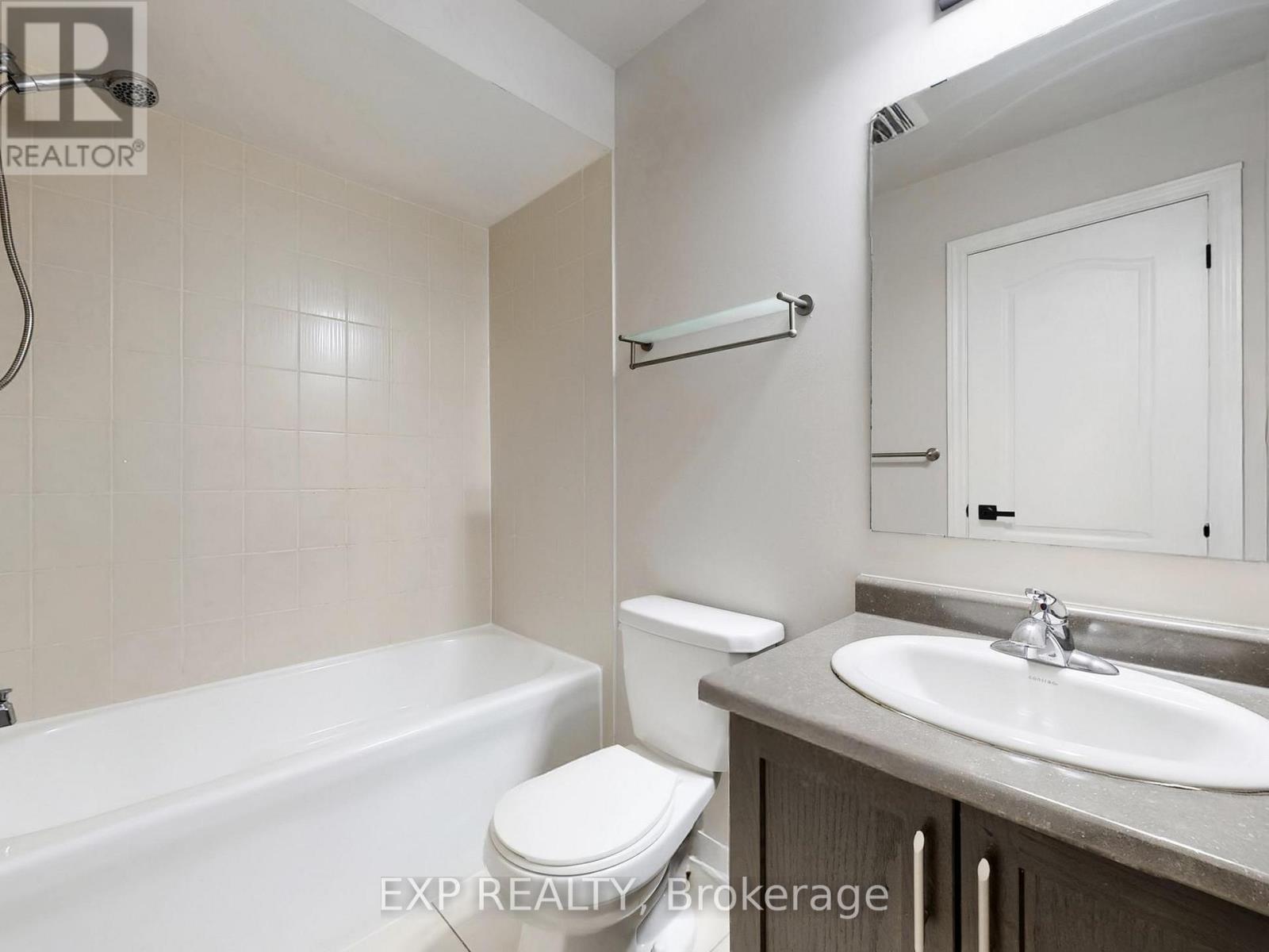 9 Matthewson Avenue, Bradford West Gwillimbury, Ontario  L3Z 3A7 - Photo 30 - N12932184