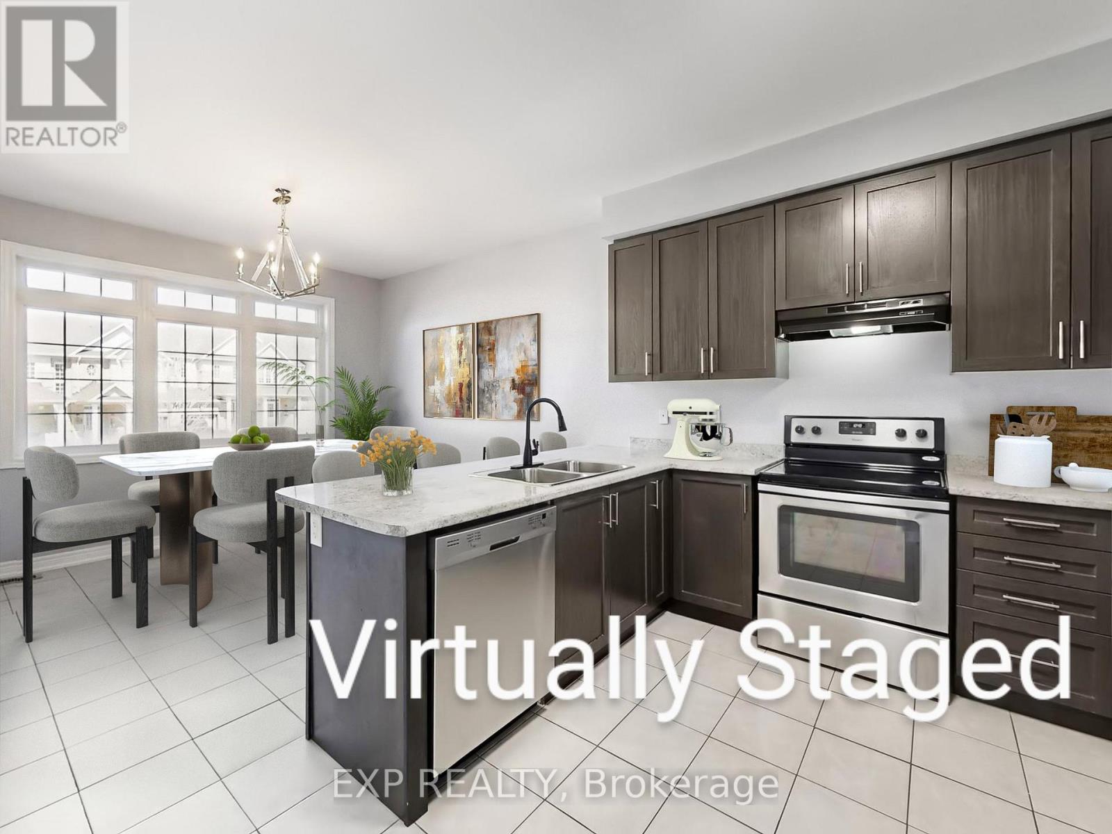 9 Matthewson Avenue, Bradford West Gwillimbury, Ontario  L3Z 3A7 - Photo 5 - N12932184