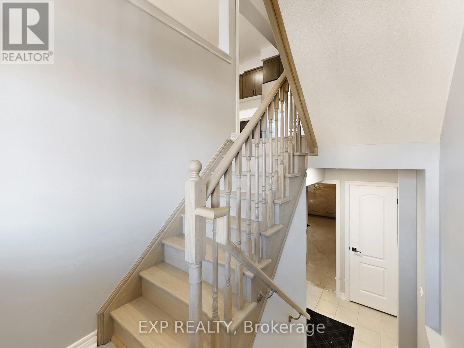 9 Matthewson Avenue, Bradford West Gwillimbury, Ontario  L3Z 3A7 - Photo 31 - N12932184