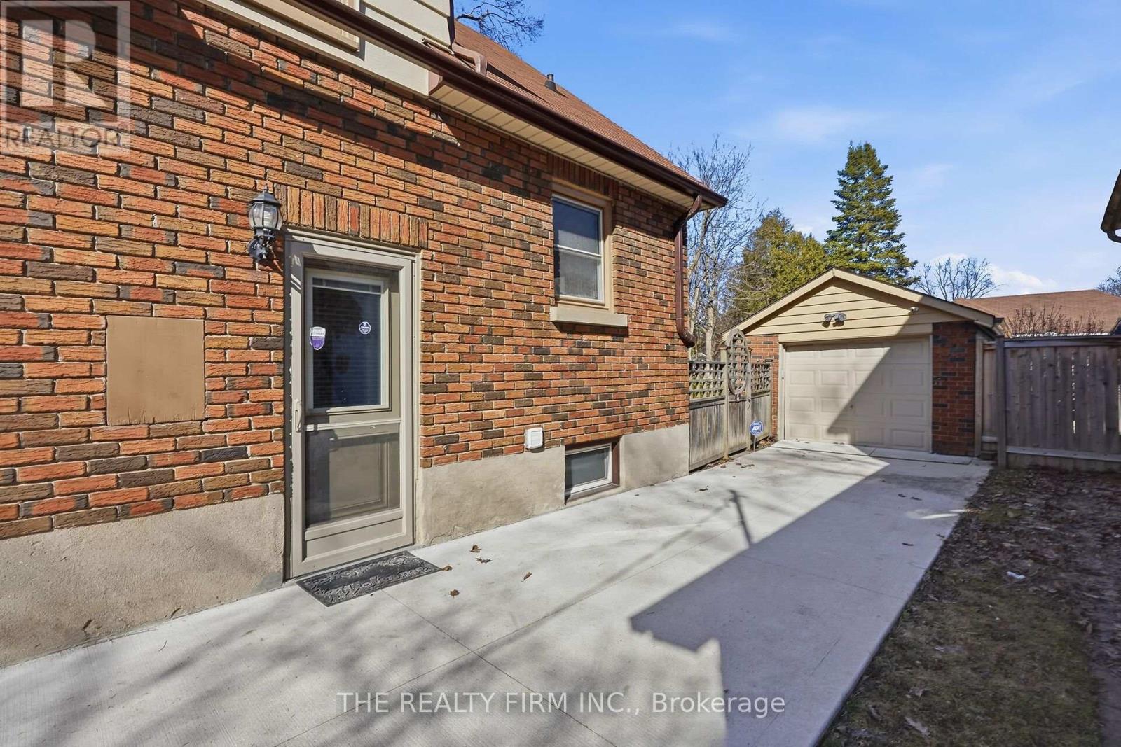 362 Ridout Street S, London South, Ontario  N6C 3Z5 - Photo 38 - X12935324