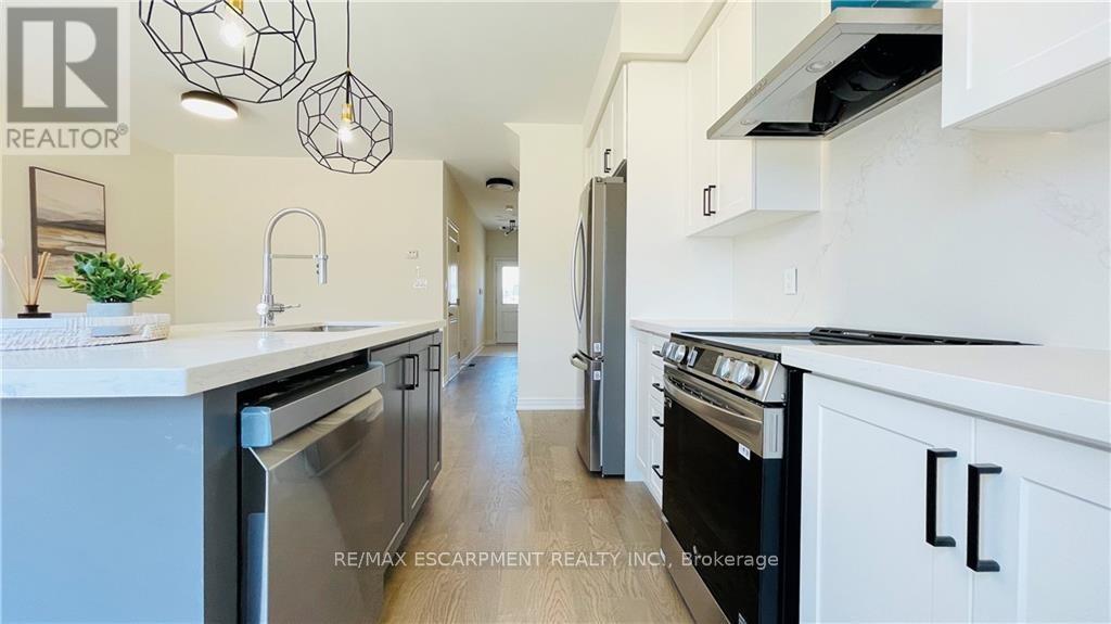 27 Mia Drive, Hamilton, Ontario  L9B 0H8 - Photo 13 - X12935998