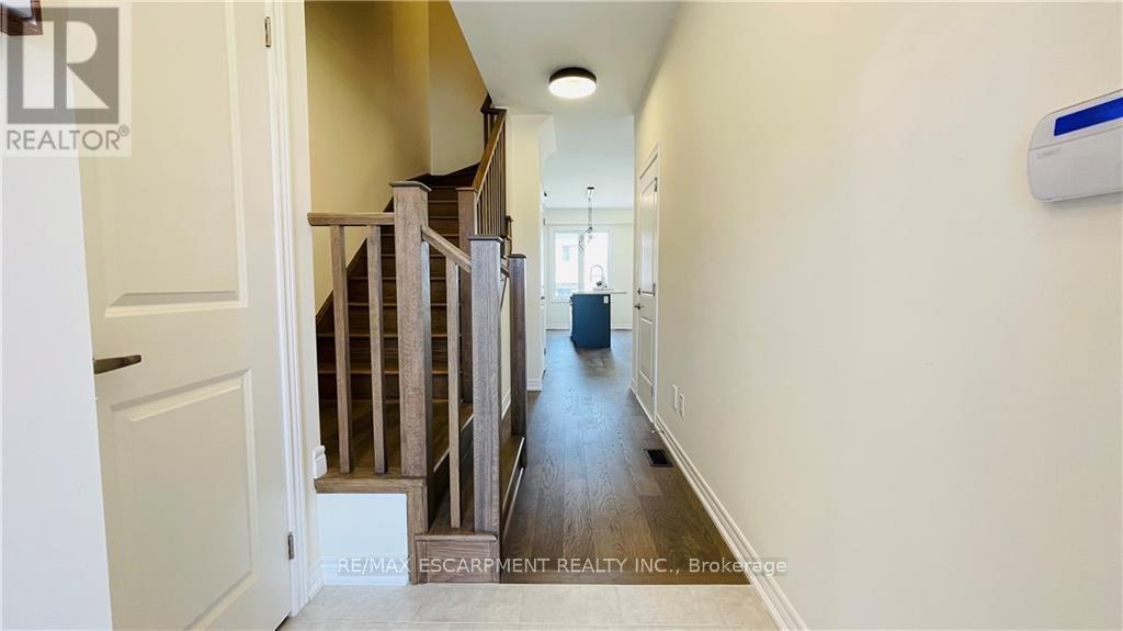 27 Mia Drive, Hamilton, Ontario  L9B 0H8 - Photo 7 - X12935998