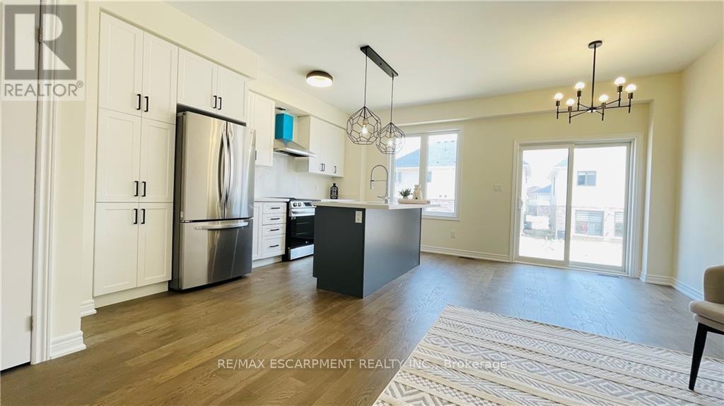 27 Mia Drive, Hamilton, Ontario  L9B 0H8 - Photo 8 - X12935998