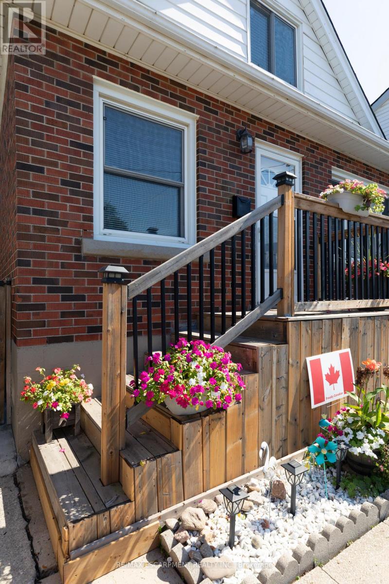 118 Julian Avenue, Hamilton, Ontario  L8H 5R7 - Photo 4 - X12936066